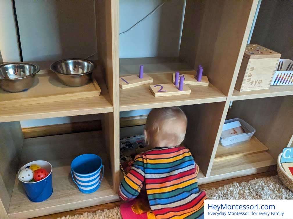 Montessori shelves play work material